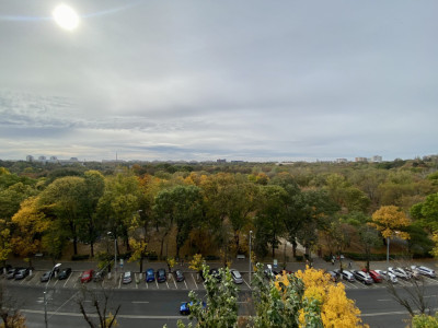 2 camere in Tineretului cu vedere catre parc la 5 minute de metrou 