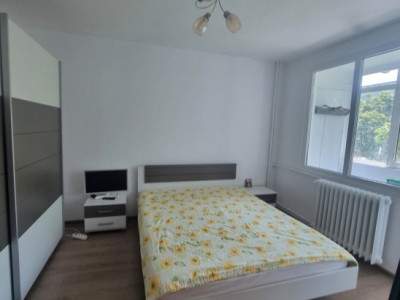 Apartament 3 camere, decomandat/ Drumul Taberei