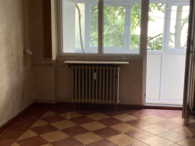 Apartament 3 camere, decomandat/ Drumul Taberei