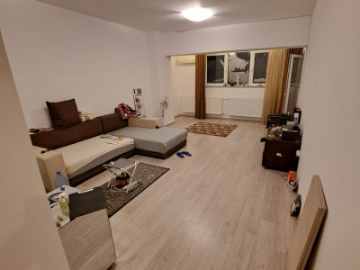 Apartament 2 camere, decomandat, 1/15, piscina, parcare, Ansamblu Primavara