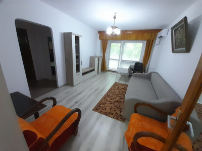 Apartament 2 camere, semidecomandat, 1/8, in zona Timpuri Noi, Vacaresti.