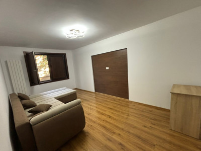 Apartament 3 camere decomandat, 1/8, renovat , centrala  în Crangasi