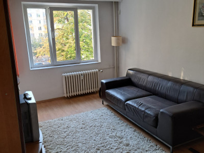 Apartament 3 camere decomandat, 3/8, anvelopat in  Sebastian, Petre Ispirescu.