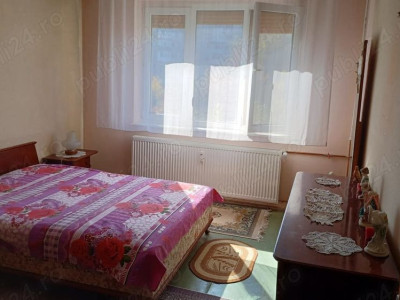 Apartament 4 Camere Metrou Gorjului