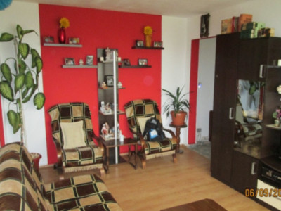 Apartament 4 camere semidecomandat, 10/10, în Drumul Taberei ,Romancierilor.