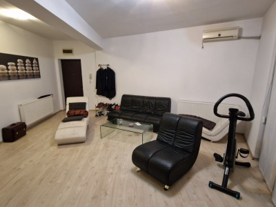 Apartament modern cu 3 camere, 2 terase și centrală proprie în Lujerului