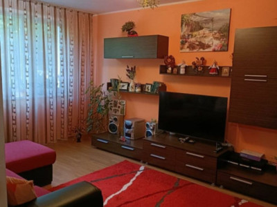 Apartament 4 camere, decomandat, et 2/4, C-tin Brancoveanu