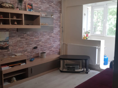 Apartament 2 camere decomandat - zona Teiul Doamnei